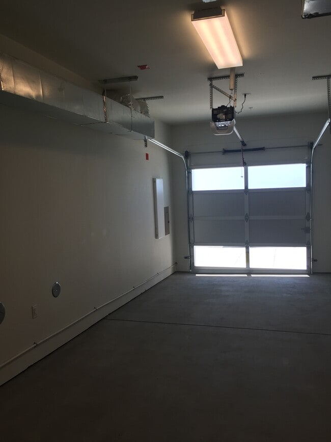 Building Photo - 246 Coleman St