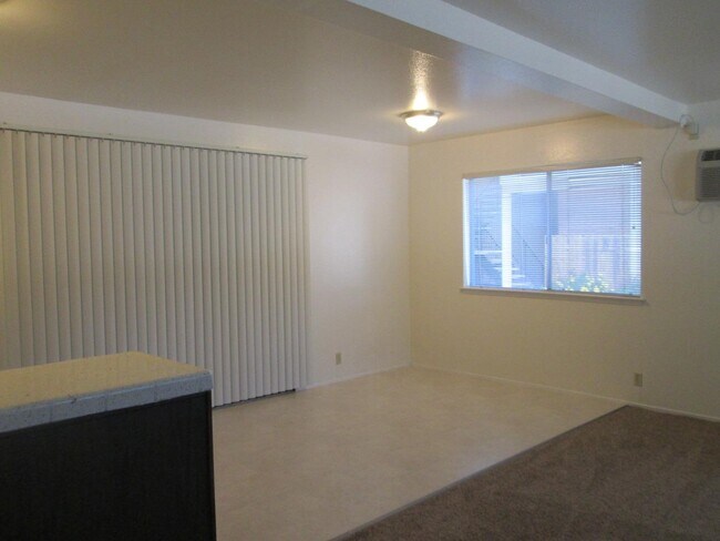 Foto del edificio - 16720 Barnell Ave