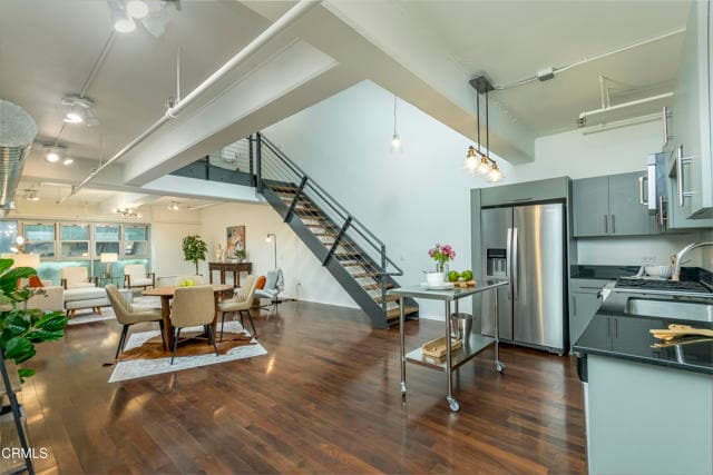 Building Photo - 510 S Hewitt St