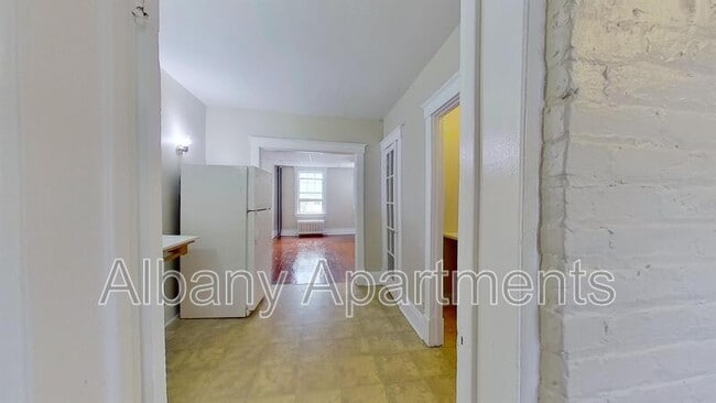 Building Photo - 566 Park Ave