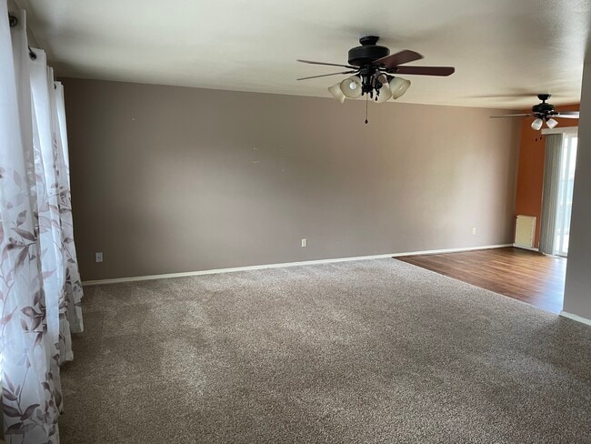 Building Photo - 131 50th Ave