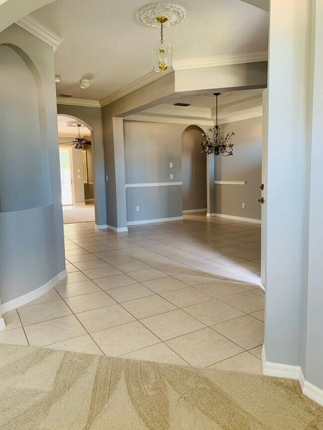 Building Photo - Beautiful 4 bed 3 bath plus Office and Pri...