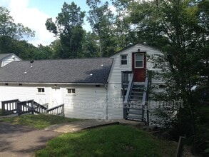 Building Photo - 106 3rd St