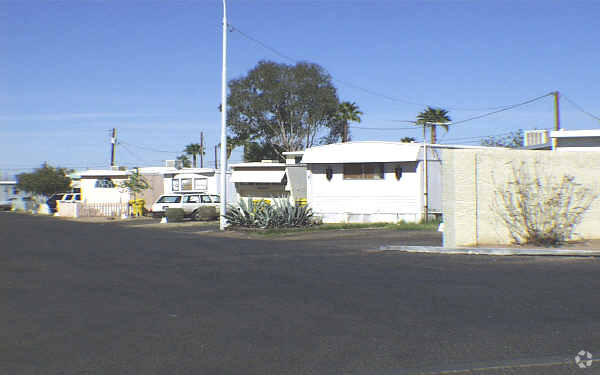 Primary Photo - Mountain Village Mhp-16 Spaces