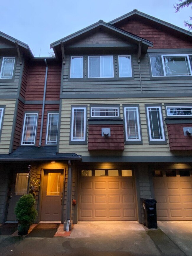 Foto del edificio - Appealing 3 bed / 1.5 bath townhouse in Greenwood/N Seattle