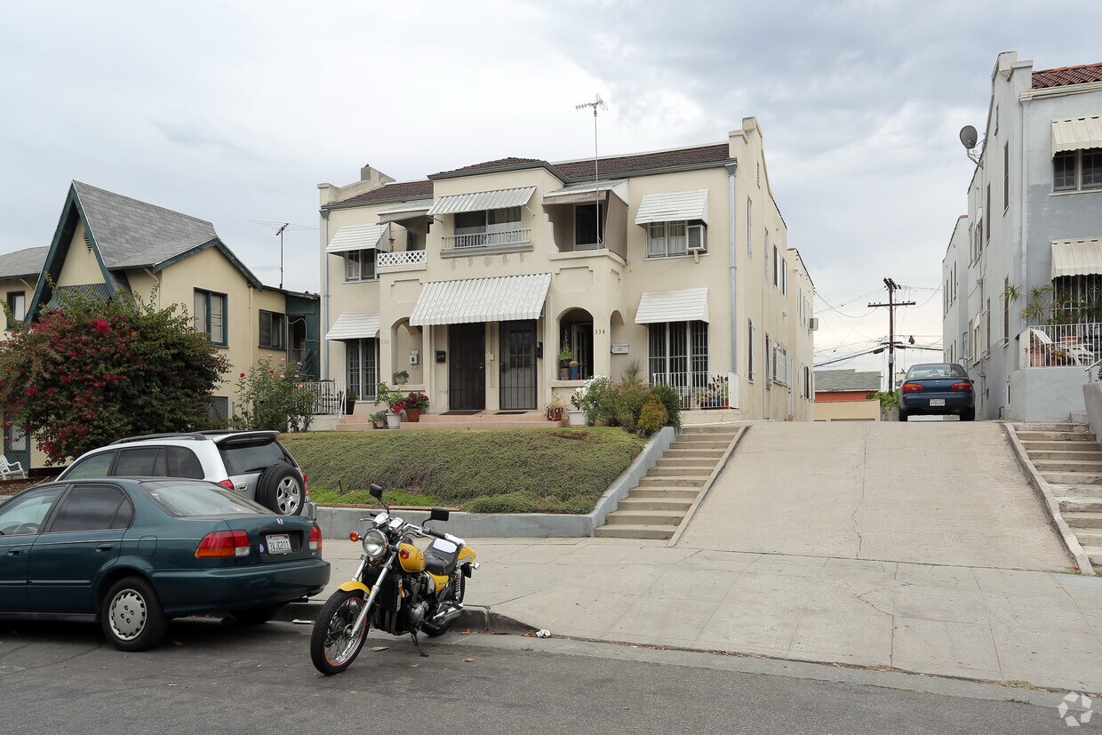 Foto principal - 334 N Mariposa Ave