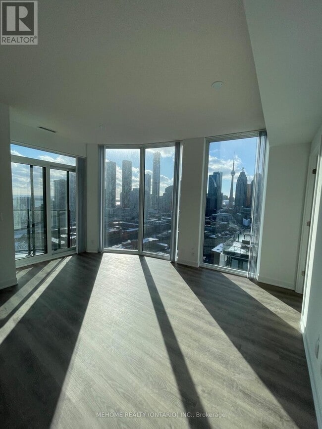 Building Photo - 180 Front St E