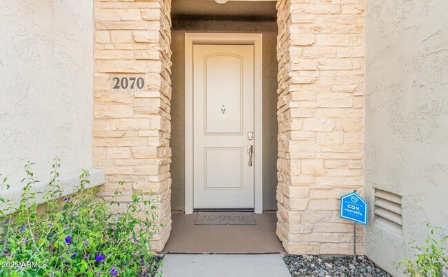 Building Photo - 5100 E Rancho Paloma Dr