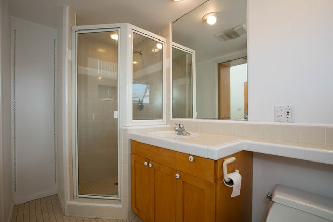 baño - 3016 Ruskin St