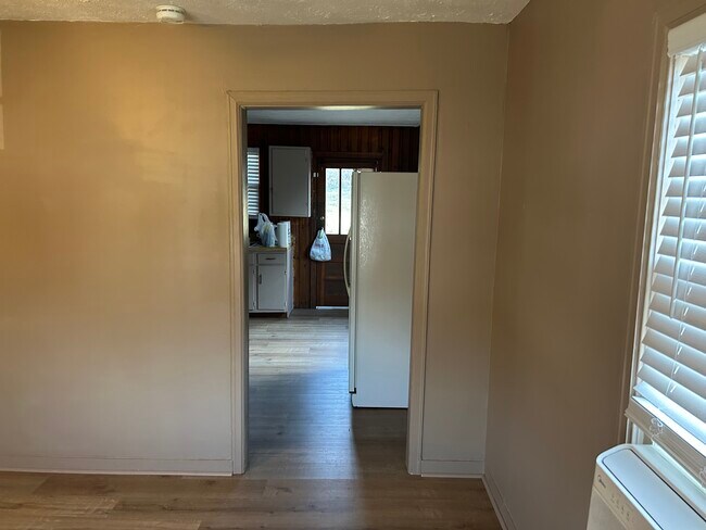 Foto del edificio - 108 E Kentucky Ave