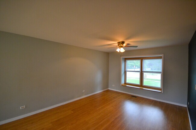 Building Photo - 3190 Andover Ct
