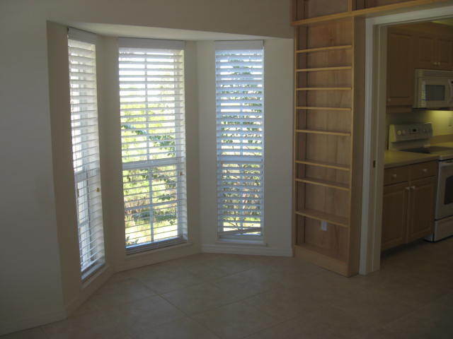 Building Photo - 868 Saranac Lake Dr