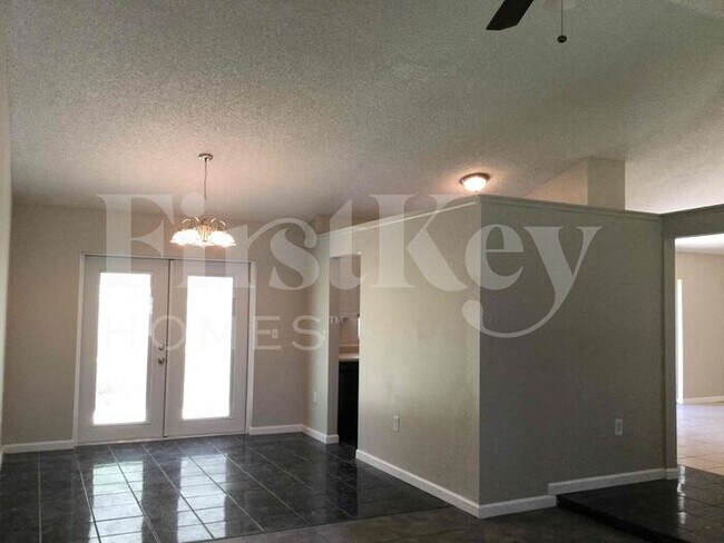 Building Photo - 649 Nardello Dr