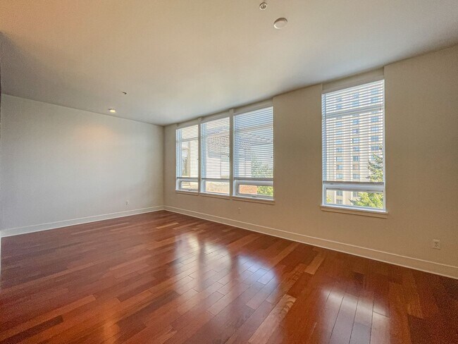 Building Photo - Charming 1bd/1ba Seattle Condo - Near UW!