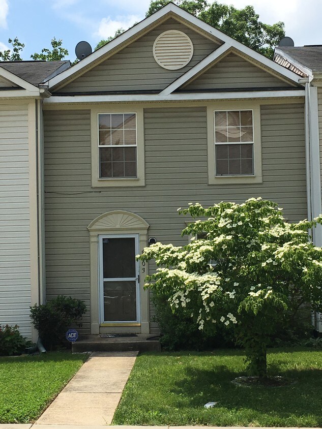 5703 Sora Ln, Riverdale Park, MD 20737 Townhome Rentals in Riverdale