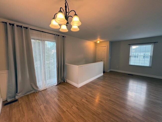 Building Photo - 2649 Fenwick Ct