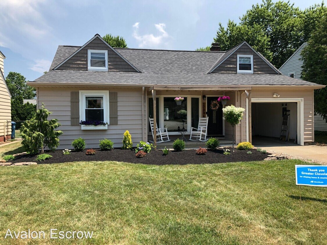 3 br, 1.5 bath House 5645 West 224th Street House Rental in