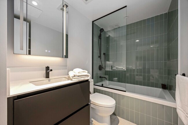 Building Photo - 225 Adelaide St W