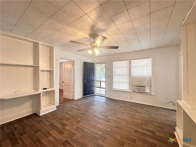 Building Photo - 240 W Sessom Dr