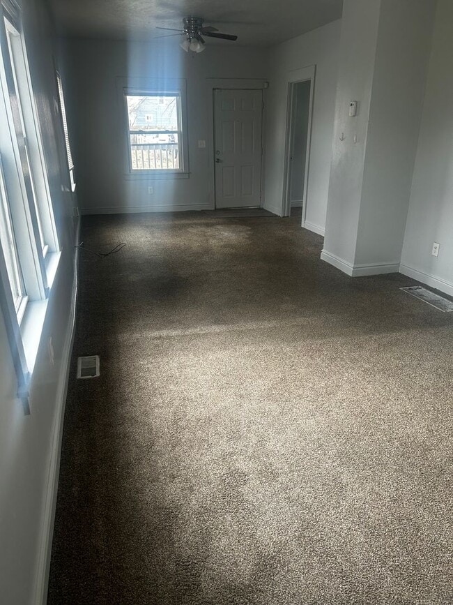 Building Photo - East Side of Cleveland 3Bedroom Single
