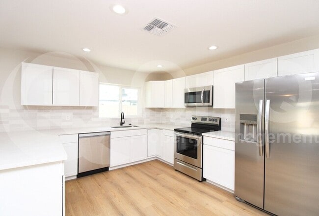 Building Photo - 4708 W San Miguel Ave