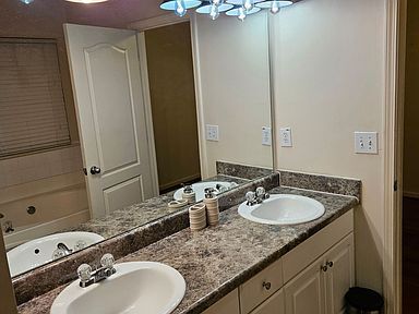 Building Photo - 45 Trelawney Keep