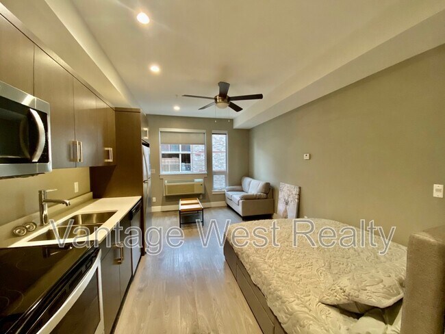 Photo du bâtiment - 925-925 Leon Ave