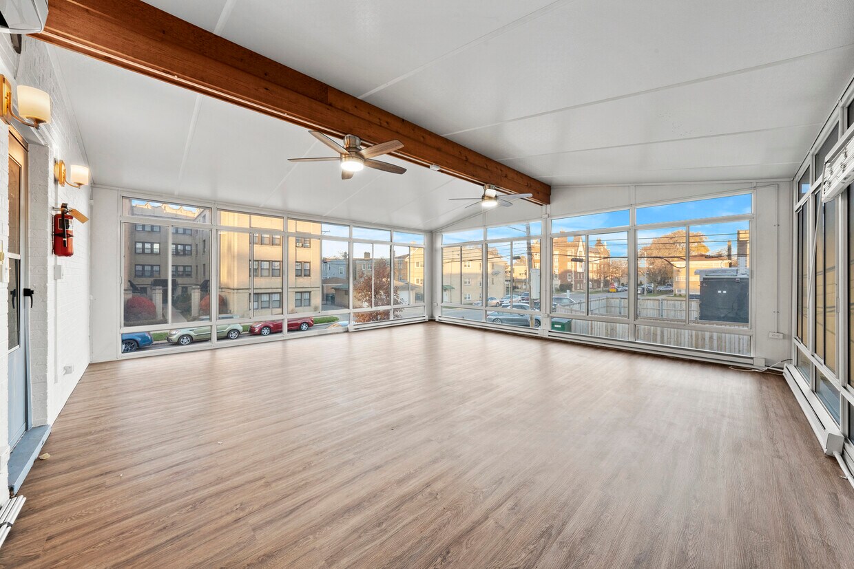 2101 Grove Ave Unit 2E, Berwyn, IL 60402 Condo for Rent in Berwyn, IL