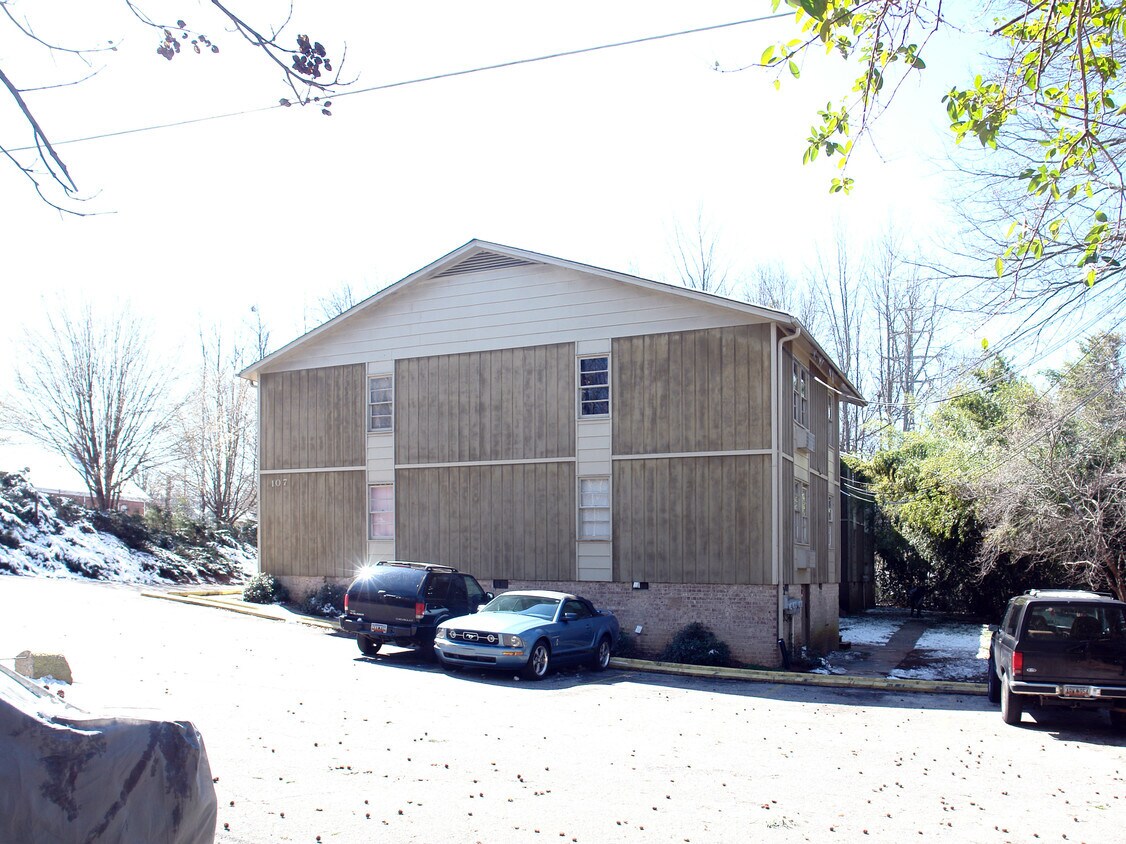 Foto del edificio - 107 Feldman Dr