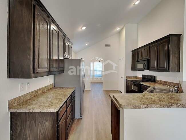 Building Photo - 429 Brookhollow Ln