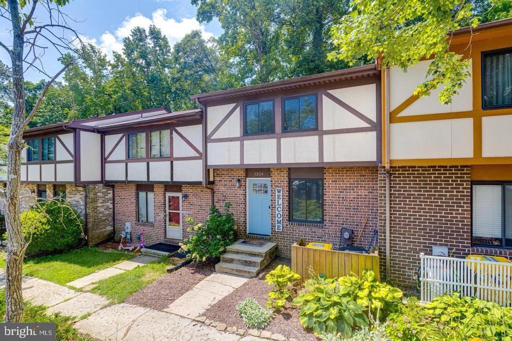 Primary Photo - 1224 Heartwood Ct