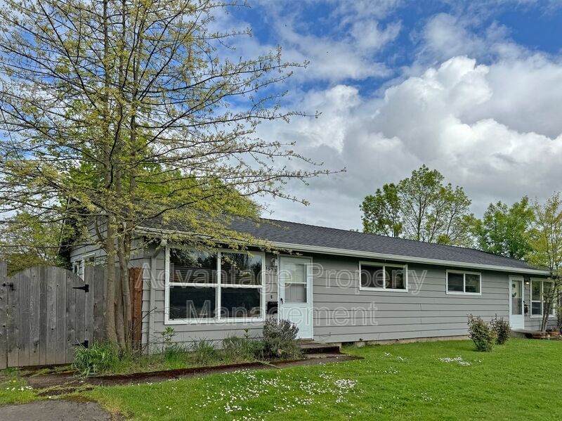 Foto principal - 1523 NW Kings Blvd