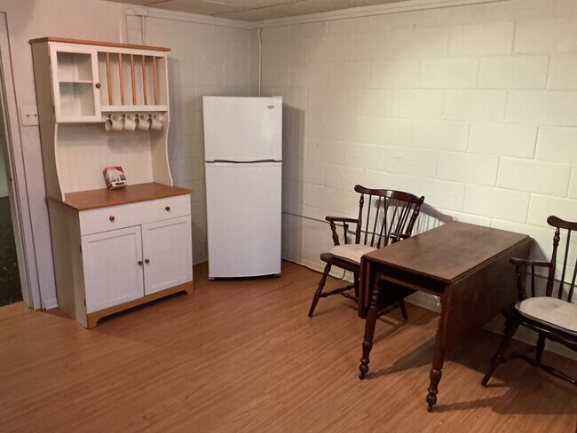 Foto del edificio - 5923 Angling Rd