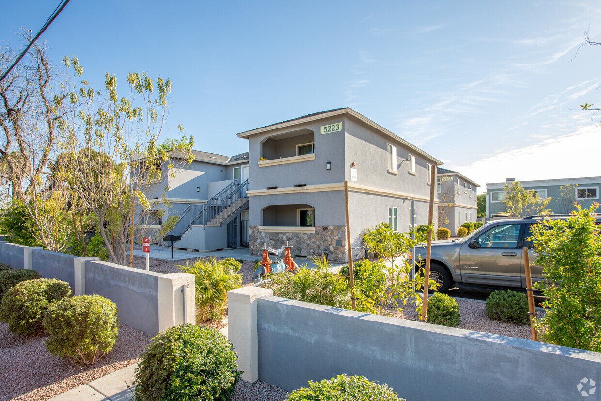 Exterior - 5223 N 17th Ave