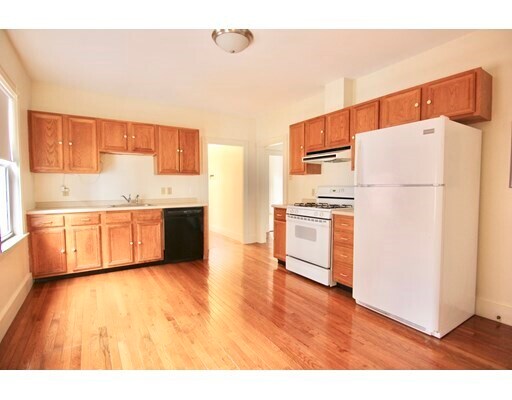 Primary Photo - 187 Parsons St