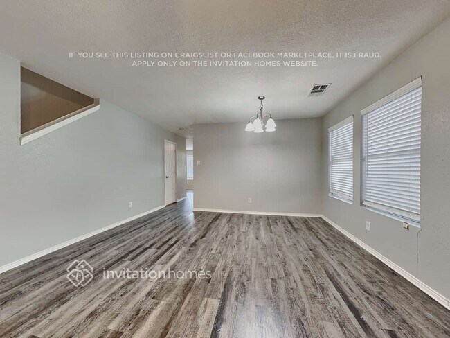 Foto del edificio - 7914 Modesto Dr