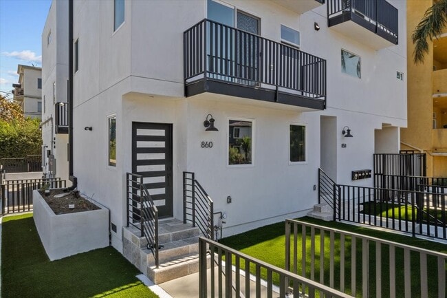 Foto del edificio - 860 N Hudson Ave