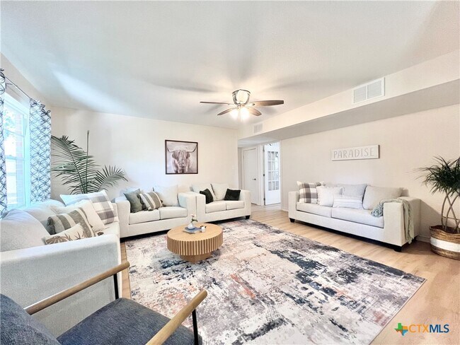 Foto del edificio - 505 Yorkshire Ln
