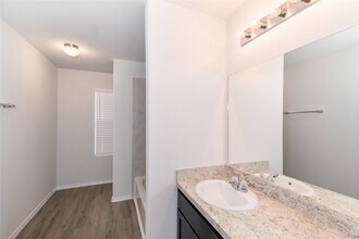 Building Photo - 8802 Livings St