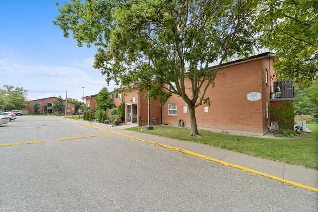 Building Photo - Empress Court Apartments
