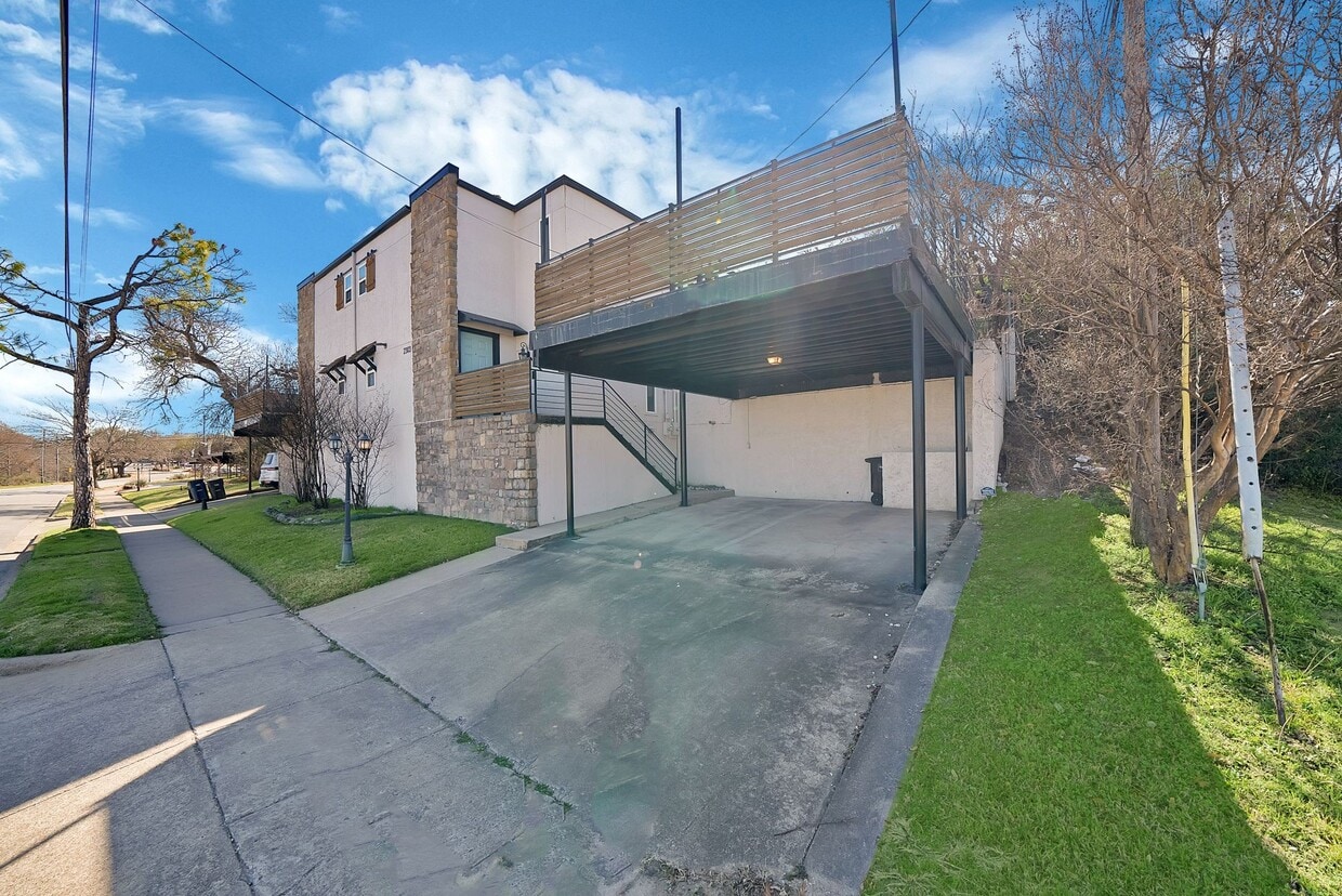 Photo - 2303 Park Hill Dr (Fort Worth, TX)