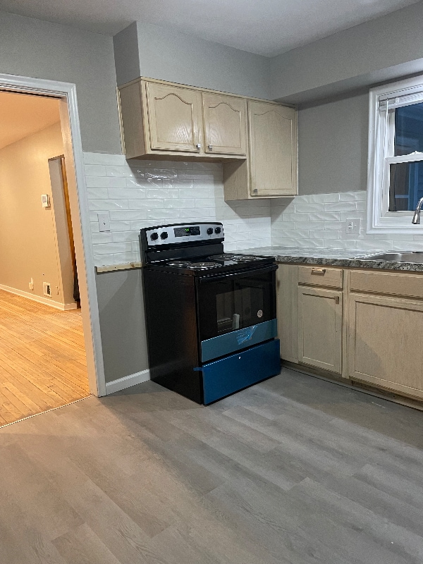 Building Photo - 5706 Pratt St