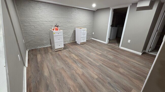 Foto del edificio - 1421 S Carey St