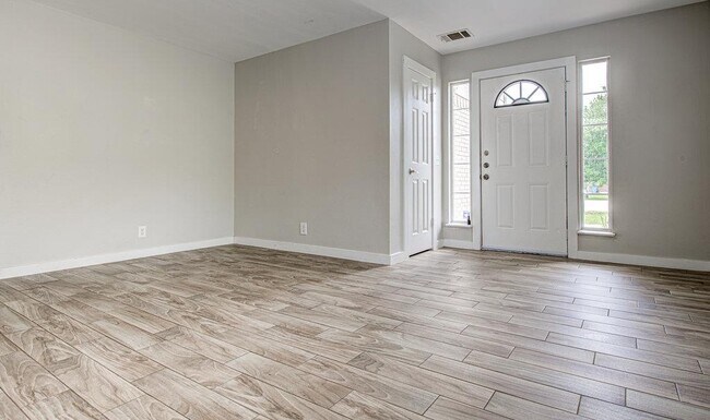 Foto del edificio - 1302 Crete Ln