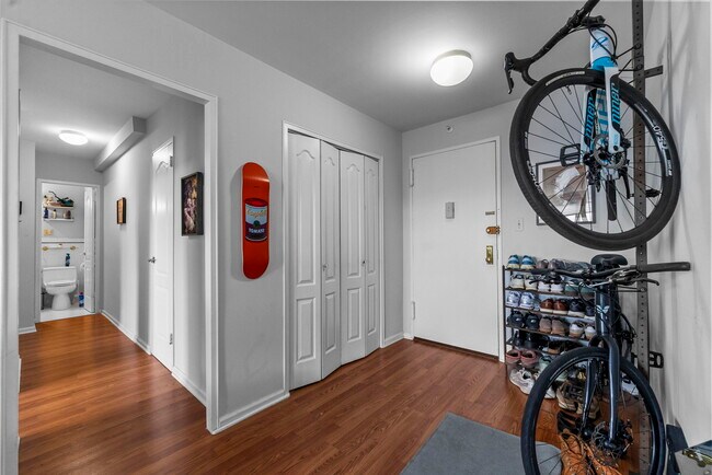 Building Photo - 225 Saint Pauls Ave