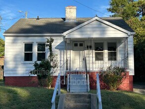 Building Photo - 815 Camel Ave