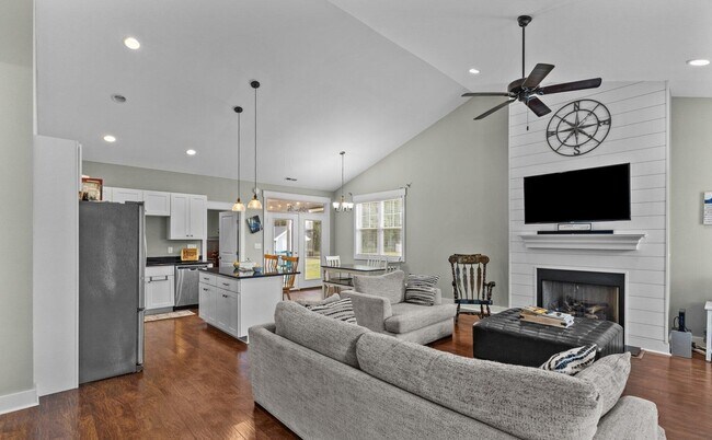 Foto del edificio - 112 Meadowbrook Ct