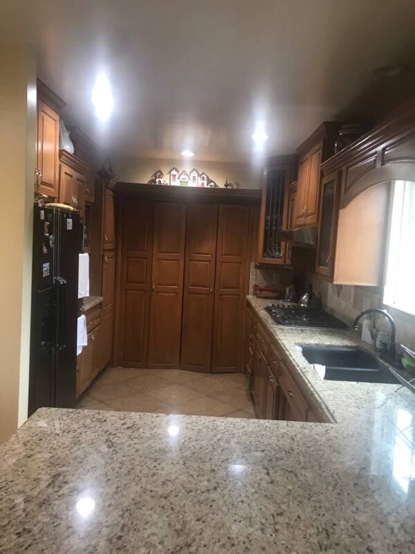 Foto del edificio - 1557 Linda Rosa Ave