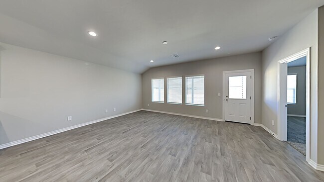 Foto del edificio - Very Nice 4 Bed 2 Bath Home in Mustang Sch...