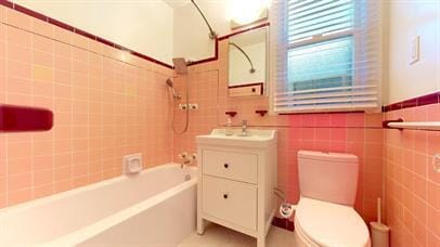 Primary Photo - Luxurious 3BR/2BA Home in Lone Mountain wi...